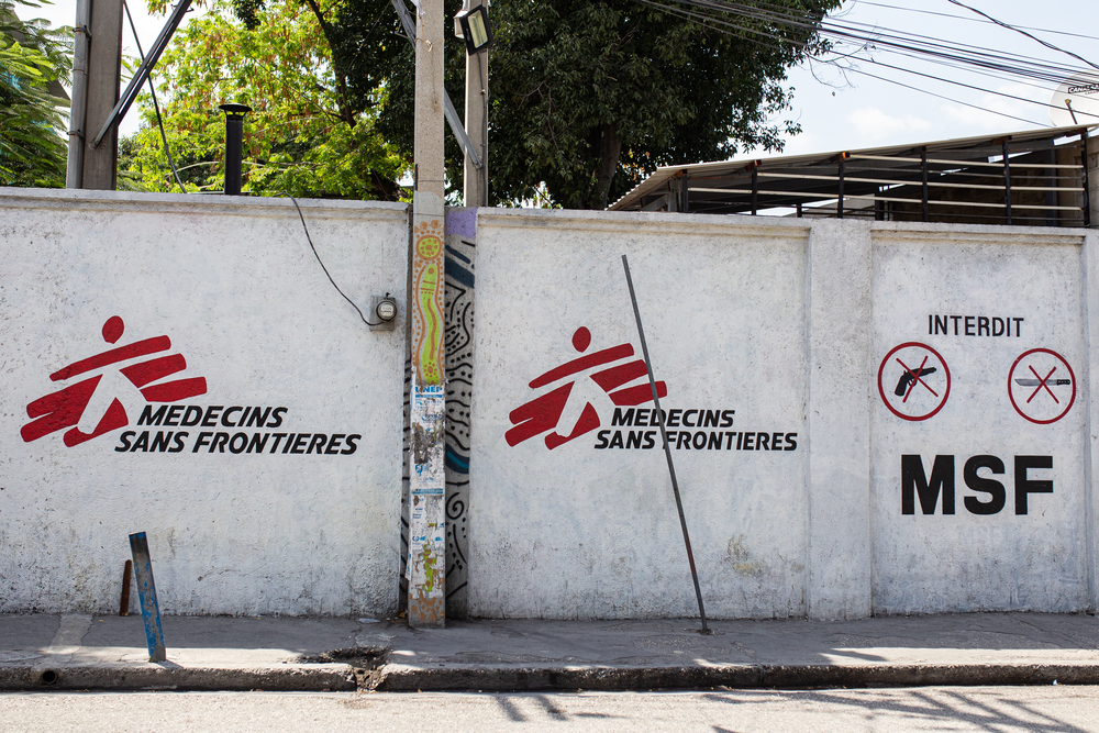 Entrance door of the MSF Emergency Center of Turgeau. © MSF/Alexandre Marcou