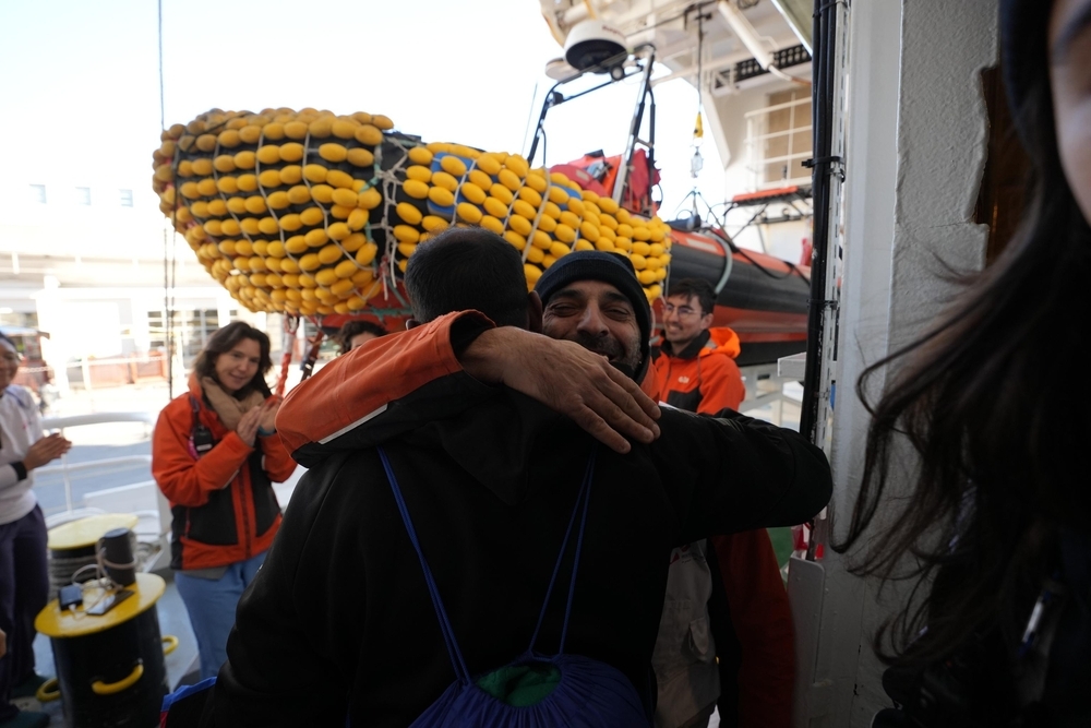 The survivors rescued by the MSF team from a fiberglass boat in distress, have safely disembarked in Genova, an unjustified faraway place of safety assigned by the Italian authorities. © MSF/Mohamad Cheblak