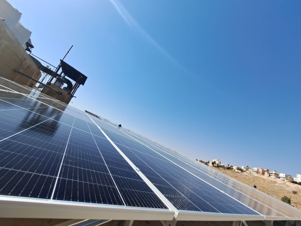 Solar panels on the roof of the Al Mowasah hospital. © Rodolphe Clair/MSF 
