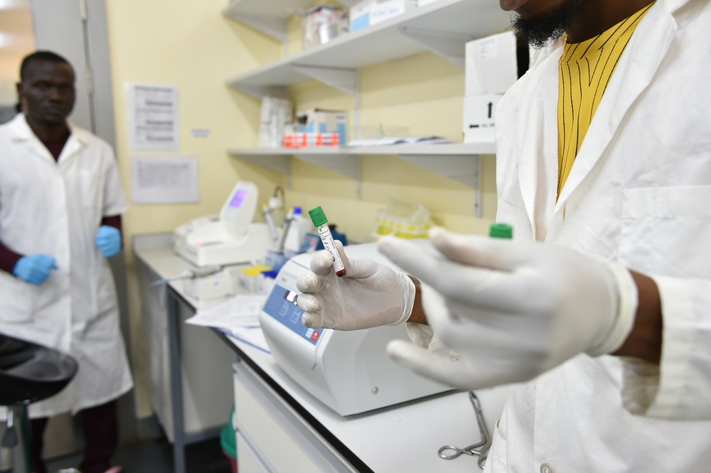 Some people in low and middle income countries cannot afford the price of medical tests. © MSF