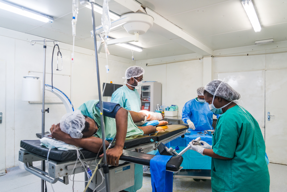 在泰巴爾醫院治療極端暴力下的傷者。照片攝於2024年3月。© Réginald Louissaint Junior