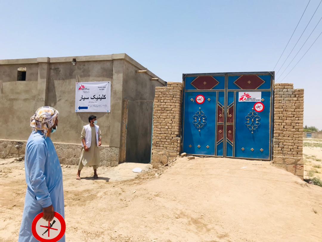 In July 2021 MSF set up a temporary clinic for people displaced by heavy fighting in Afghanistan. © Prue Coakley / MSF