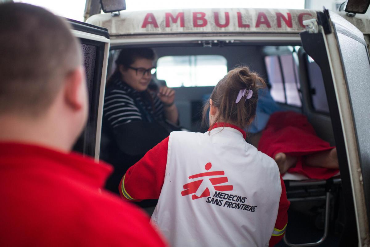 無國界醫生以救護車服務支援頓涅茨克一間醫院。© Colin Delfosse