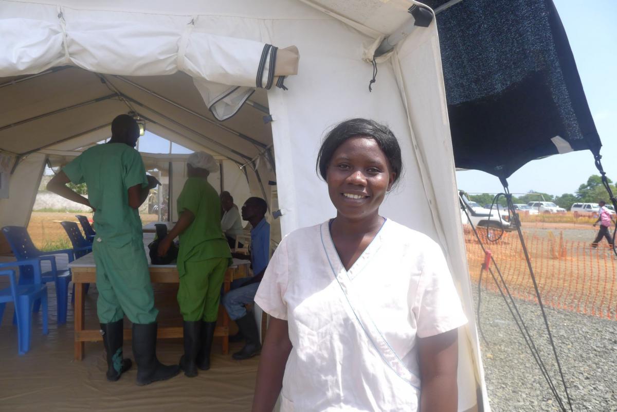 莎樂美在戰勝伊波拉病毒後，決定重返治療中心，成為一名精神健康輔導員。© Adolphus Mawolo/MSF 