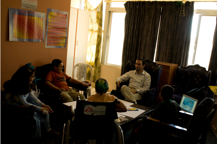 A group psychological counseling session in the MSF-run reconstructive surgery hospital in Amman. © MSF