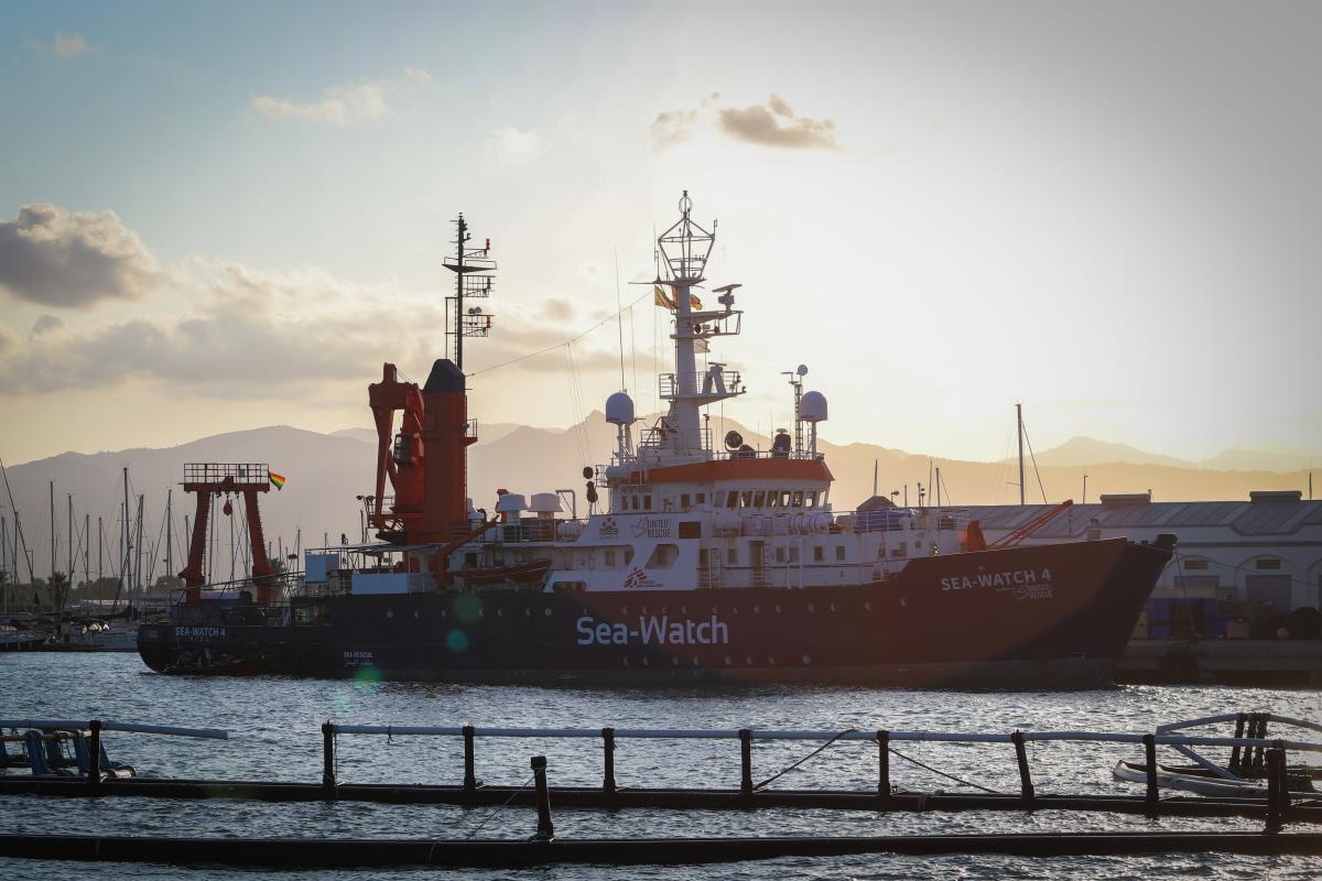 停泊於西班牙布里亞納港口的救援船「 Sea-Watch 4」。© Hannah Wallace Bowman/MSF